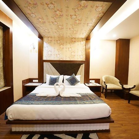Square Inn Hotel,Váránaszi Kültér fotó