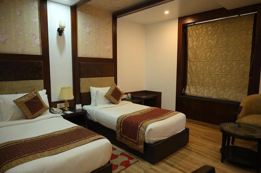 Square Inn Hotel,Váránaszi Kültér fotó