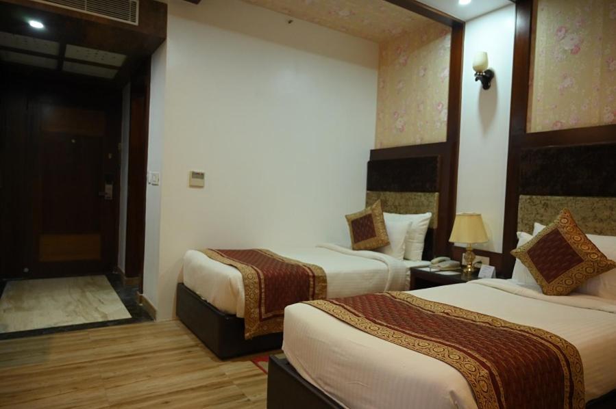 Square Inn Hotel,Váránaszi Kültér fotó