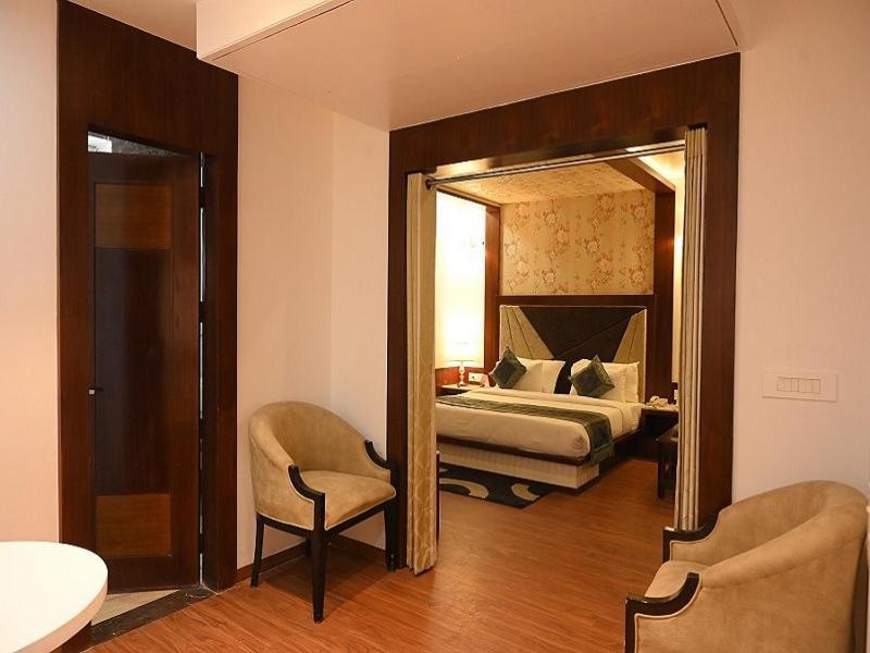 Square Inn Hotel,Váránaszi Kültér fotó