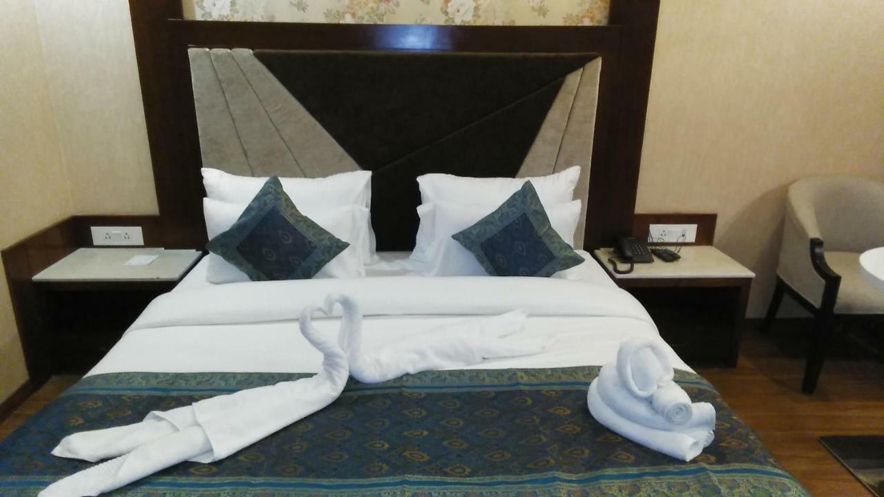 Square Inn Hotel,Váránaszi Kültér fotó