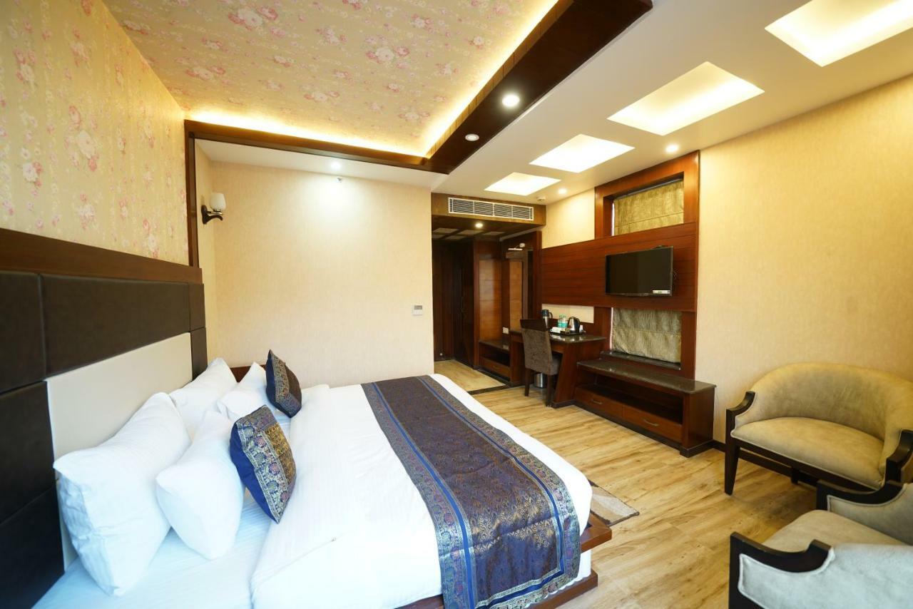 Square Inn Hotel,Váránaszi Kültér fotó