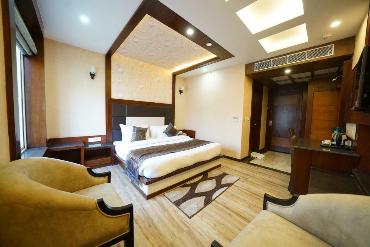Square Inn Hotel,Váránaszi Kültér fotó