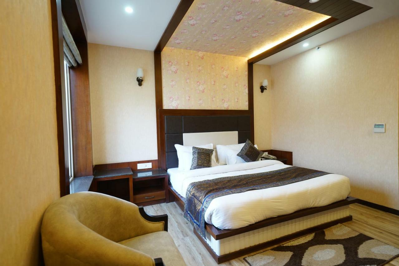 Square Inn Hotel,Váránaszi Kültér fotó