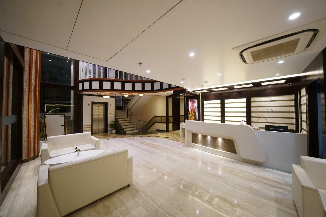 Square Inn Hotel,Váránaszi Kültér fotó